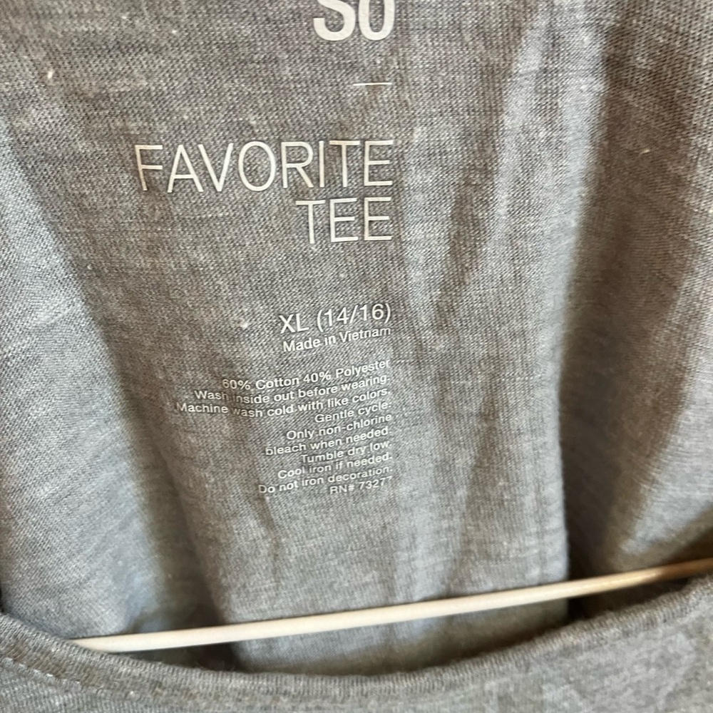 Four Top Long Sleeve Bundle - Picture 13 of 13